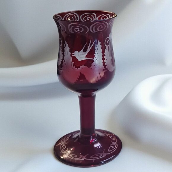 Antique Edwardian Ruby Red Etched Czech Cordial Glass – Vintage Barware - Picture 5 of 9